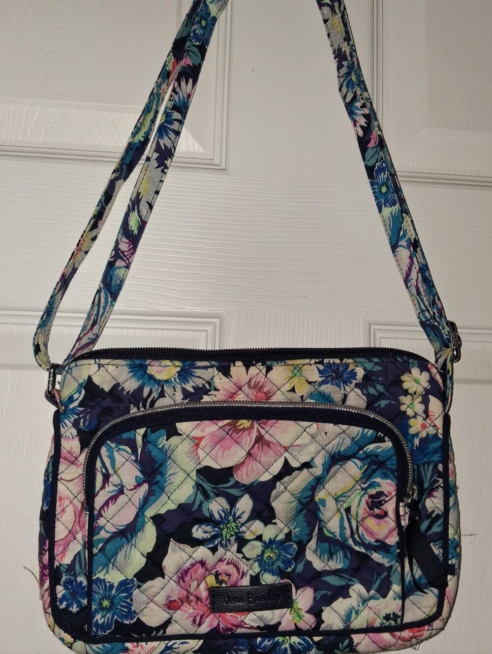 🌸💙 **Vera Bradley Floral Crossbody Bag** 💙🌸